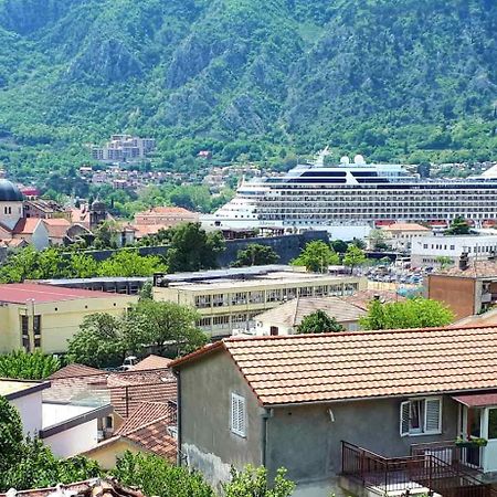 Red House Apartment Kotor Exteriör bild