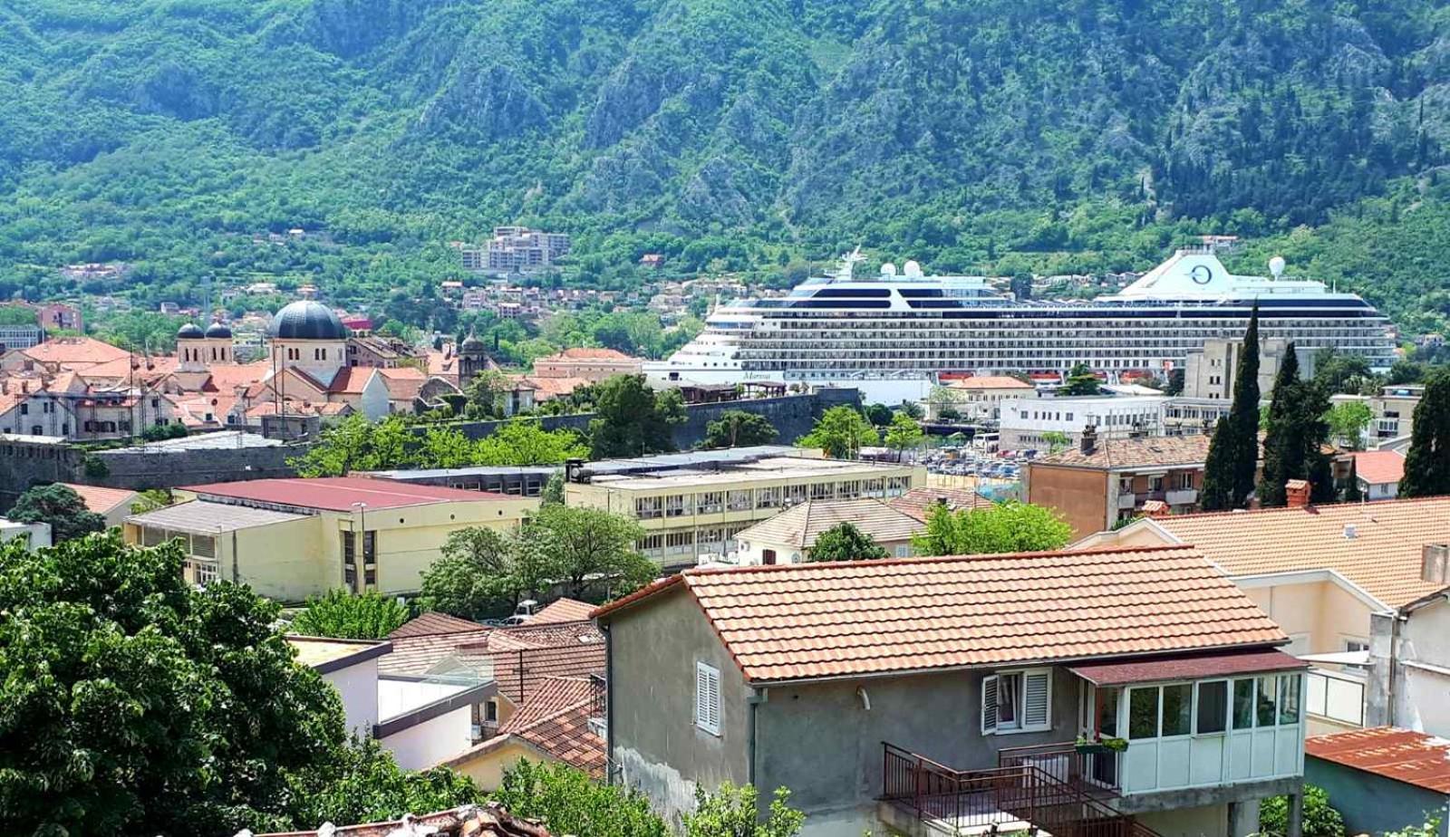 Red House Apartment Kotor Exteriör bild